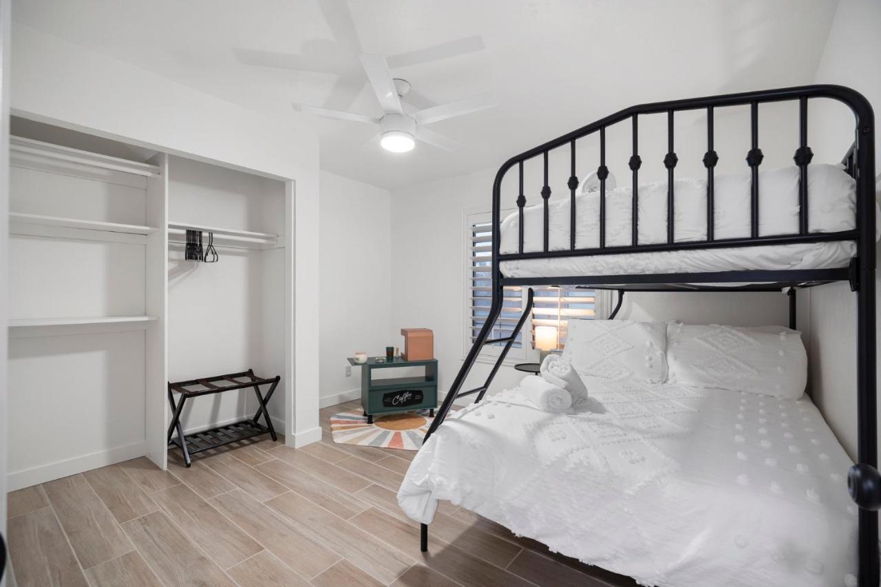 Large Pool With Diving Board, Remodeled 3Bdrm, Near State Farm Stdm And More! Пеория Екстериор снимка