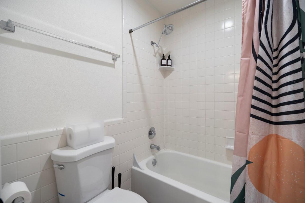Large Pool With Diving Board, Remodeled 3Bdrm, Near State Farm Stdm And More! Пеория Екстериор снимка
