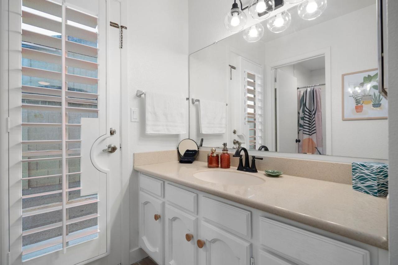 Large Pool With Diving Board, Remodeled 3Bdrm, Near State Farm Stdm And More! Пеория Екстериор снимка