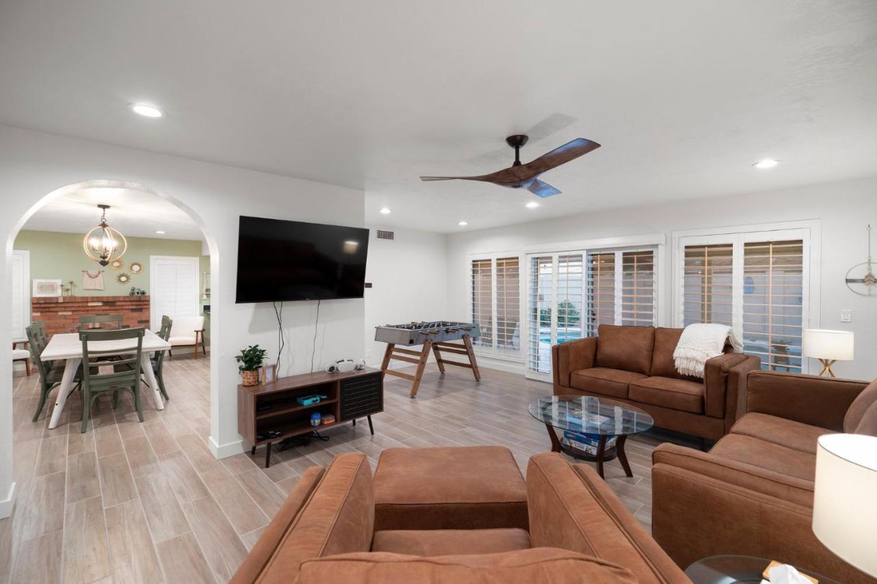 Large Pool With Diving Board, Remodeled 3Bdrm, Near State Farm Stdm And More! Пеория Екстериор снимка