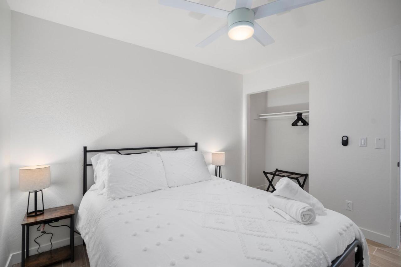 Large Pool With Diving Board, Remodeled 3Bdrm, Near State Farm Stdm And More! Пеория Екстериор снимка